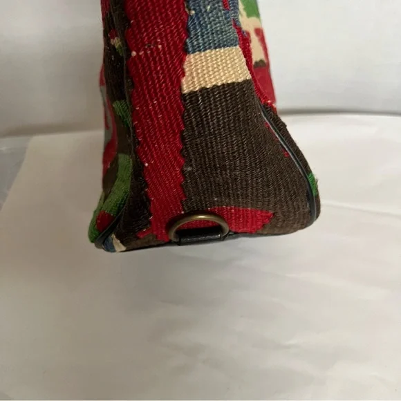 Yun Art Wool & Leather Vibrant Red, Blue, Green Geometric Hobo Kilim Bag